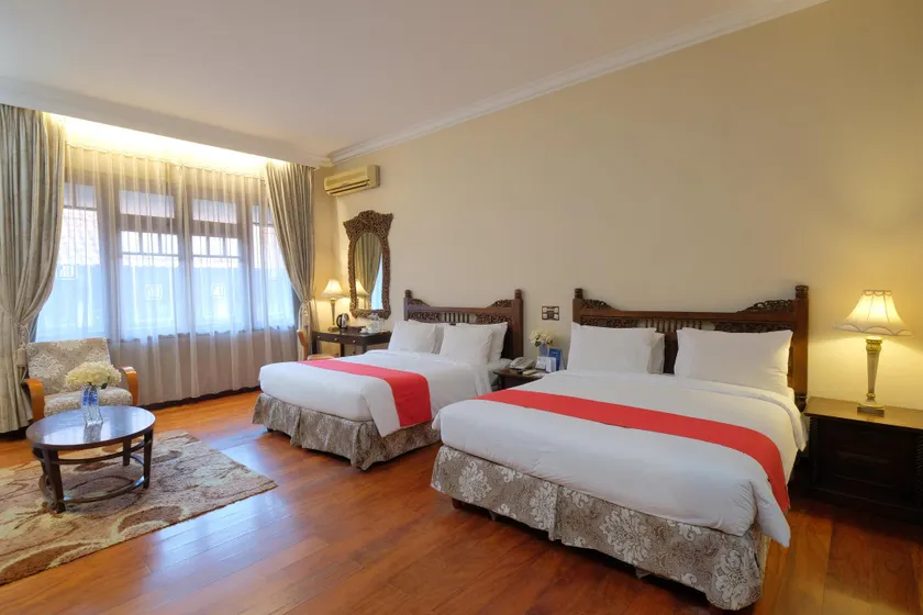 Hotel Diamond - Image 1