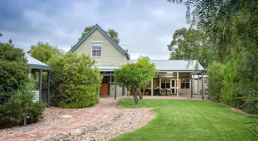 Willunga Cottage- Sleeps 6 Pool - Image 1