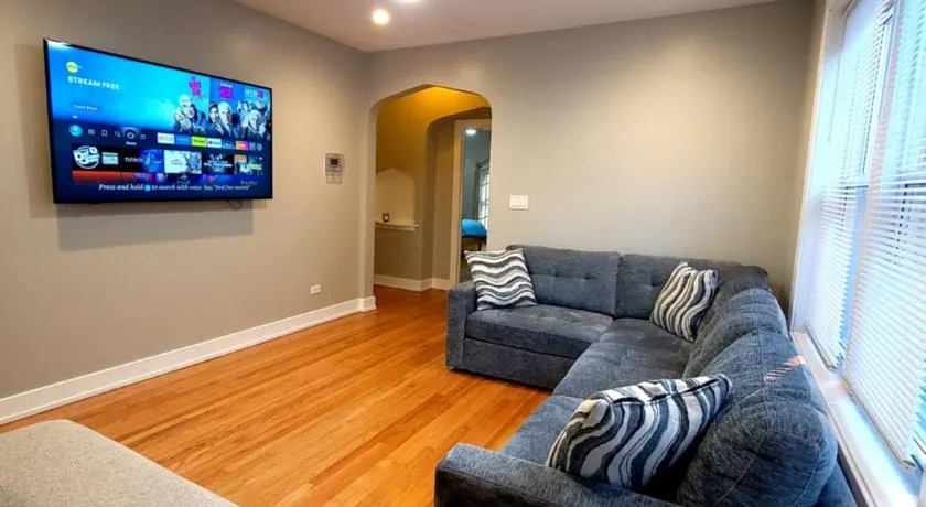 Beautiful 4 bedroom apartment near everything - Image 1