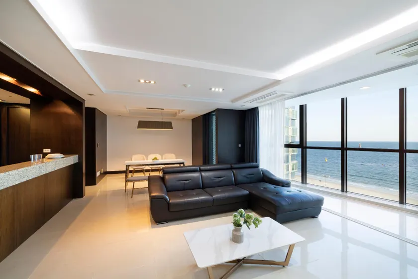 Pale De Cz Condo - Image 1