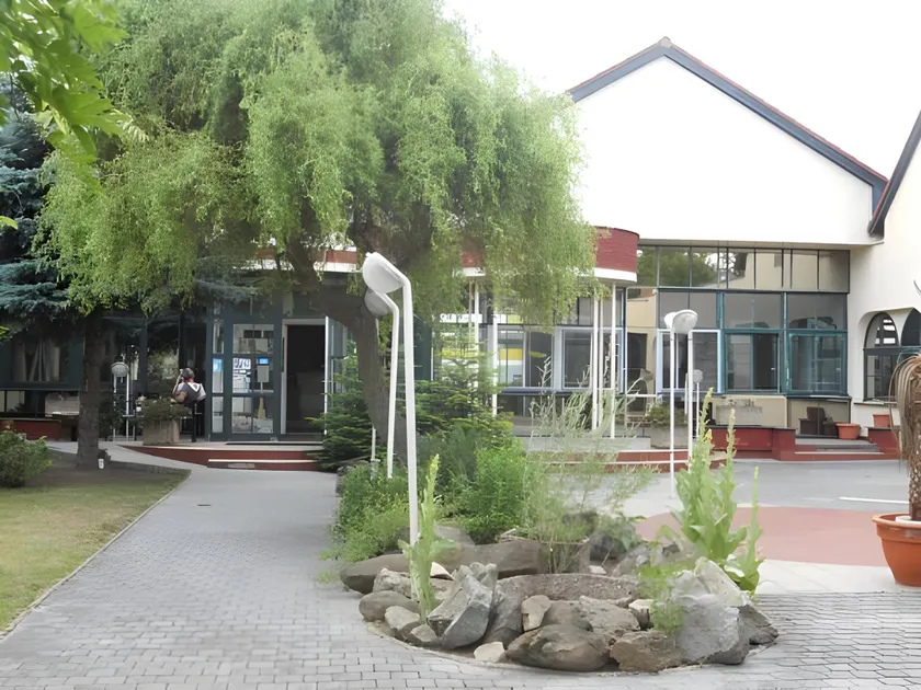 Motel Vega - Image 1