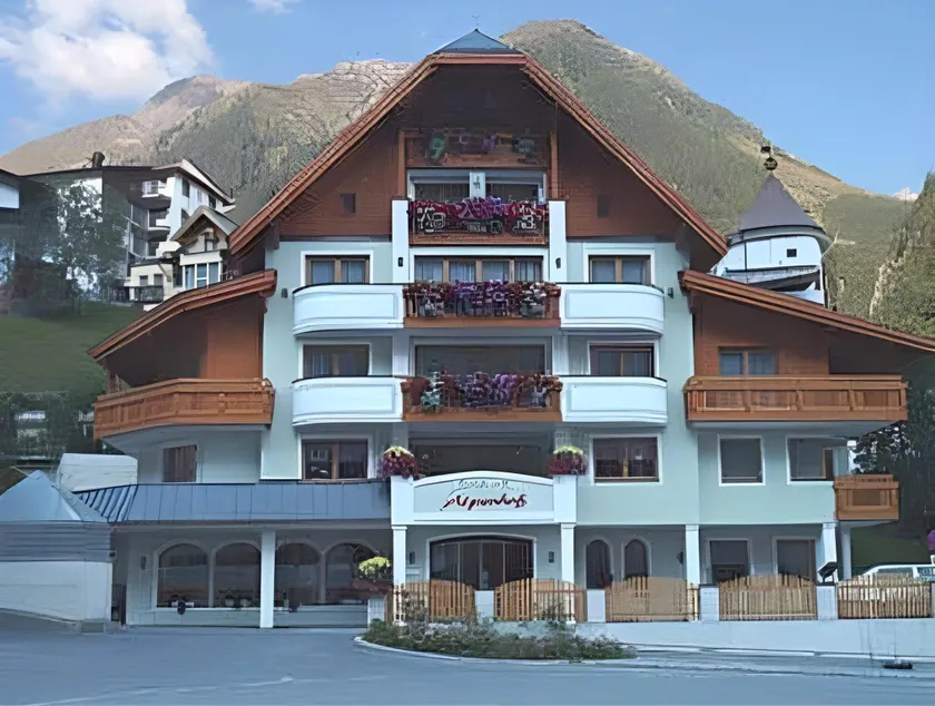 Hotel Garni Alpenhof - Image 1