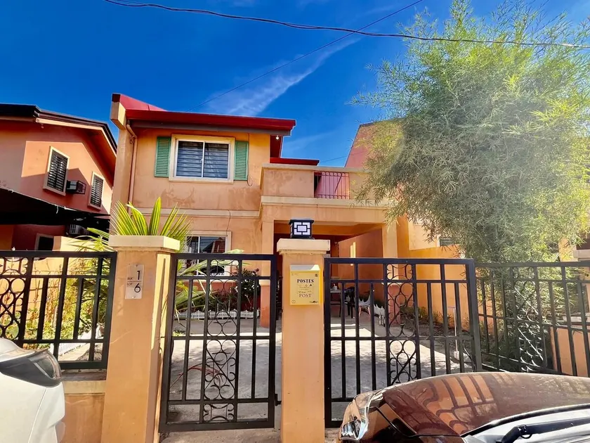 Townhouse in Santiago City - Image 1