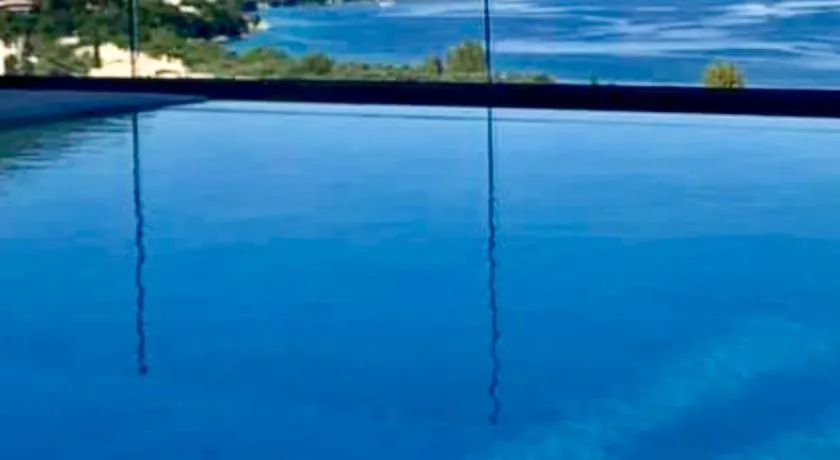Villa Renata Gold - Private Pool, Free Parking & Sea View - Image 1