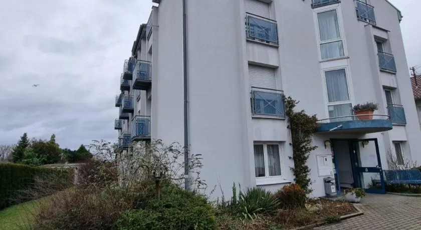 InTeck Hotel - Image 1