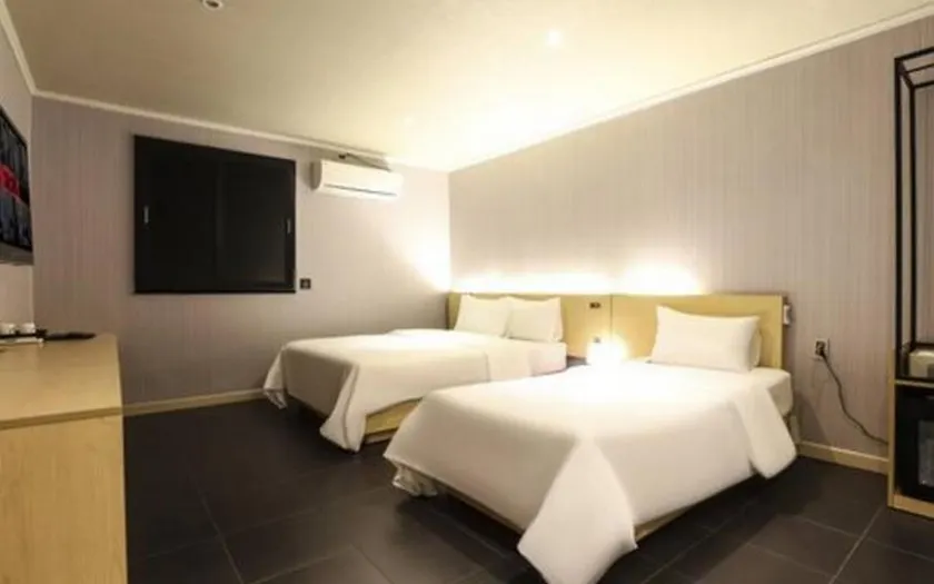 Ilsan Vovo Hotel - Image 1