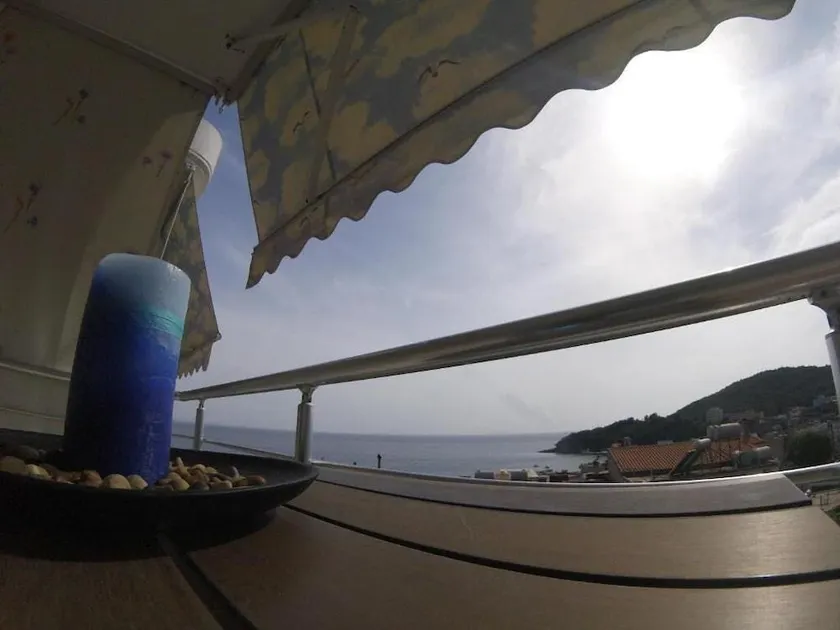 Riviera Rooms - Image 1