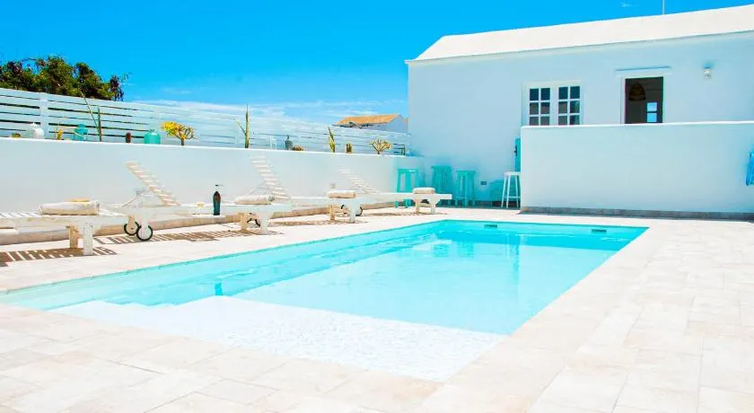 Turquesa Beach&Pool Apartaments - Image 1