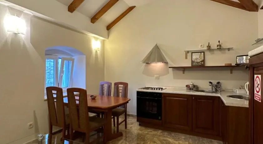 Trogir old town apartments with FREE parking - Image 1