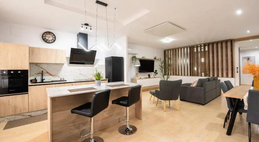 Loft Las Mercedes - Image 1