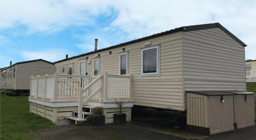 Newquay Bay Porth Caravan - 8 Berth - Image 1