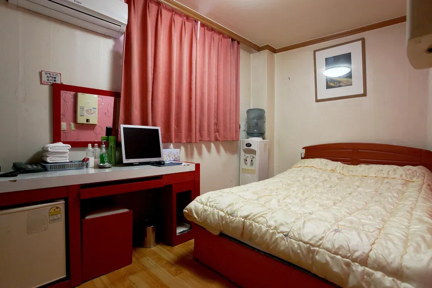 Konkuk University Yeongdong Motel - Image 1