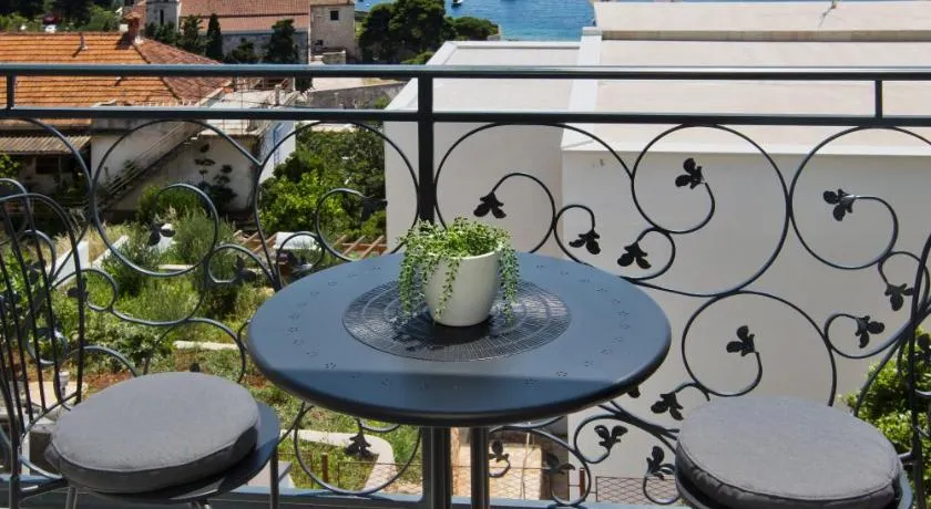 Villa Milton Hvar - Image 1