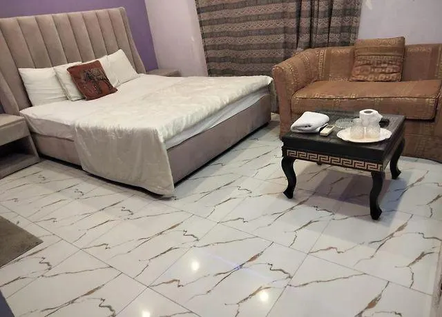 Hotel Versa Apartment and Lodges Lahore - Image 1