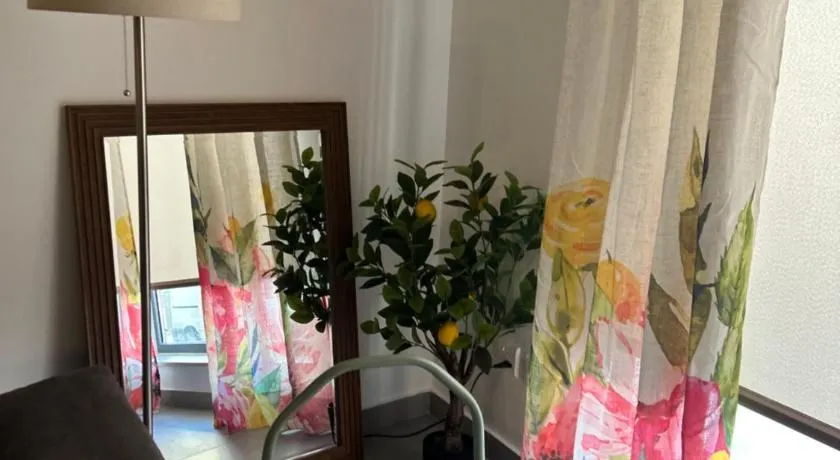 Stylish Seaside 1br Maisonette Marsaxlokk Bay - Image 1