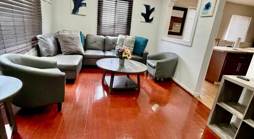 Hazel Park 2 bedroom Bangalow - Image 1