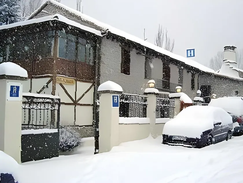 Hotel Charle - Image 1