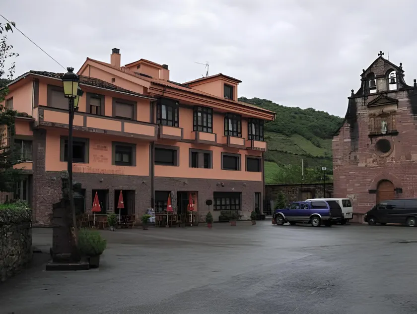 Hotel Restaurante Casa Pipo - Image 1