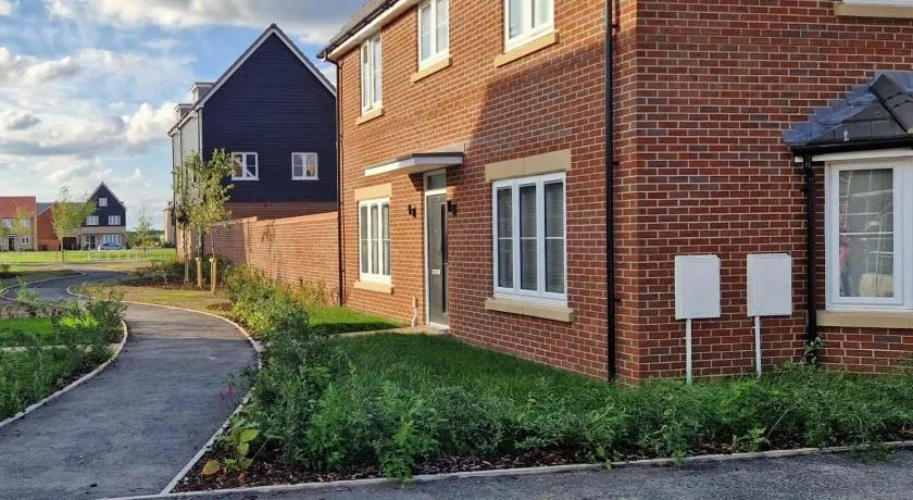 Brand new Entire 4-bed House in Peterborough - Image 1