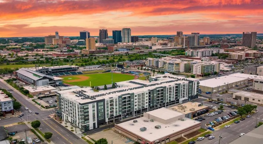 Luxury Palmer Parkside Condo with Regions Field View - Image 1