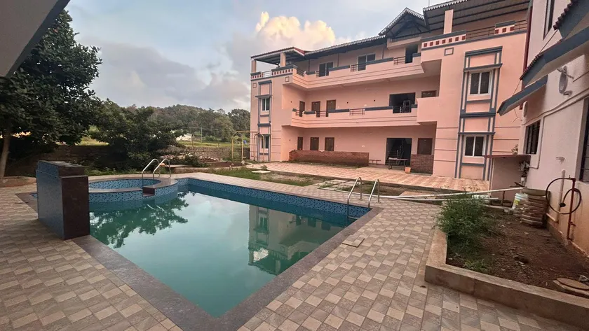 BREEZE VALLEY RESIDENCY - Image 1