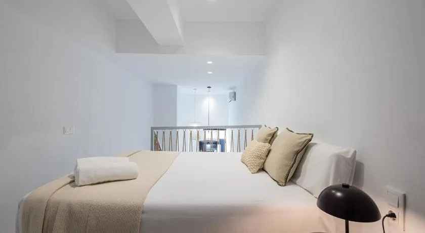 Loft Valencia M15 - Ground & Arena Connected - Image 1