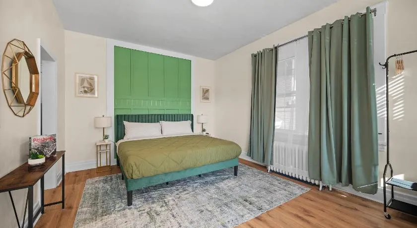 Charming Studio with Sun Room Sleeps 4 - Image 1