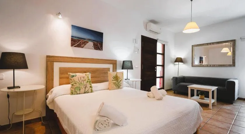 Apartamentos Es Pou - Emar Hotels - Image 1