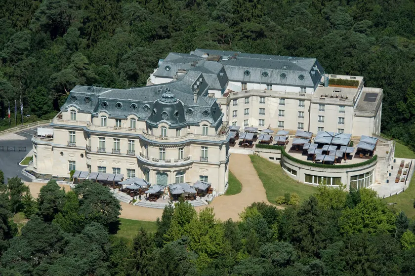 Tiara Château Hotel Mont Royal Chantilly - Image 1