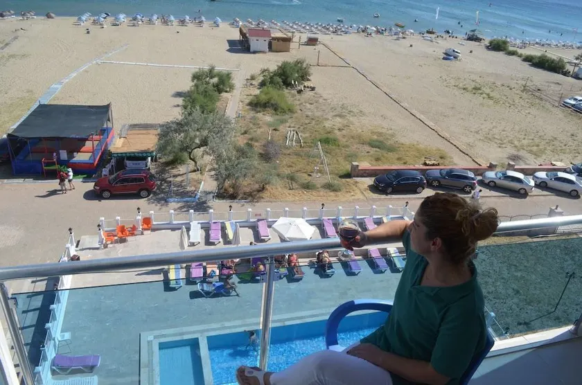 Yasmin Hotel - Image 1
