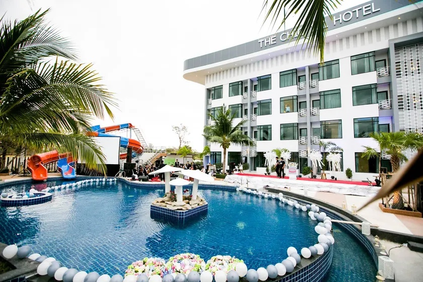 THE CHIC 101 HOTEL - Image 1