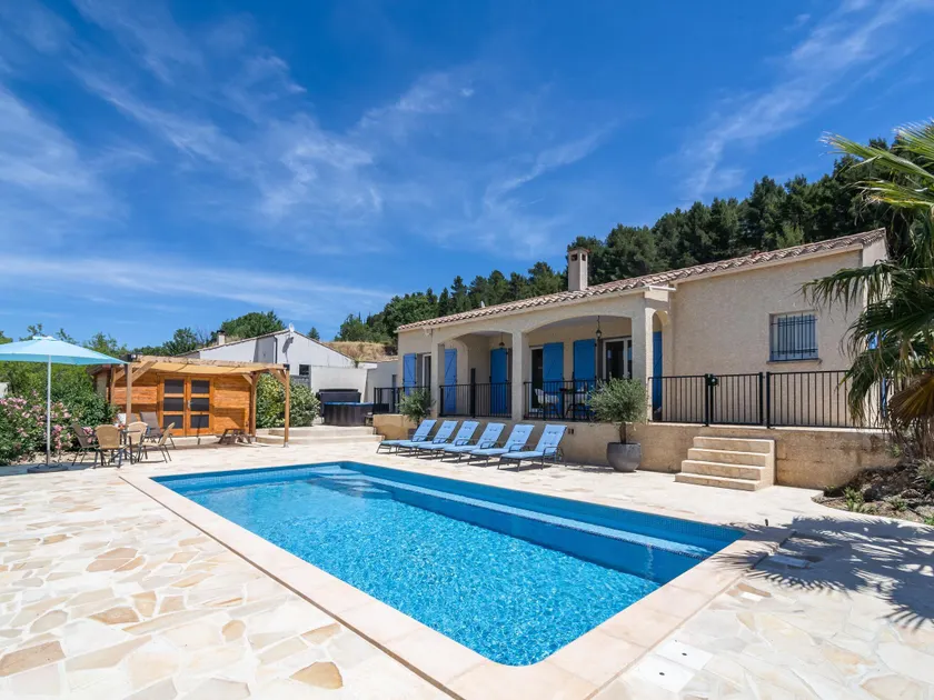 Holiday villa with aircon, Jacuzzi, private swimming pool, playground and more - Image 1