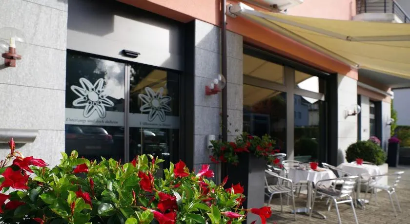 Hotel Garni Arnegg - Image 1