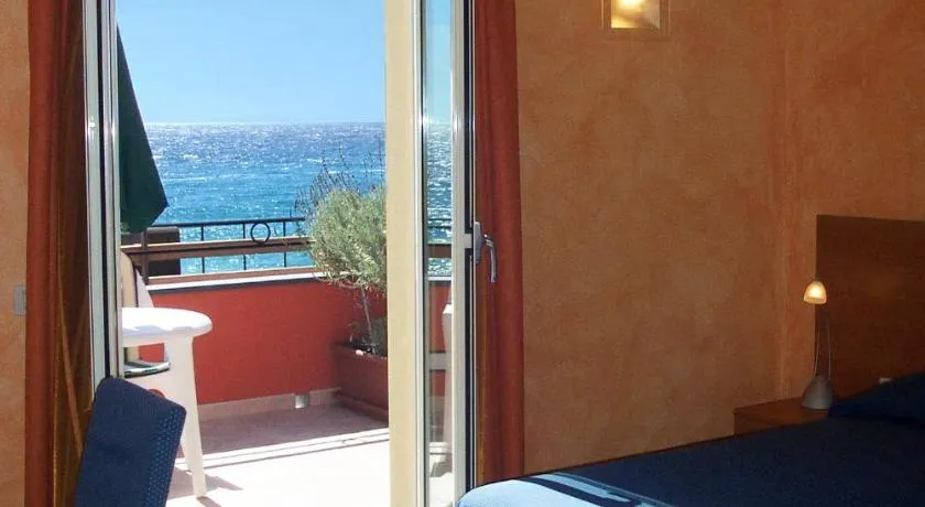 Acqua di Mare - Guest House - Image 1