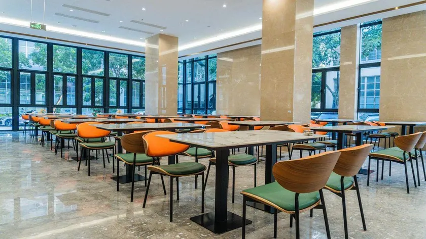 Yeste International Hotel (Xiamen Haicang Maqing Road) - Image 1