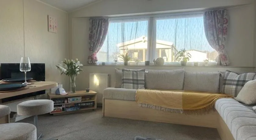 Seabreeze Retreat - Image 1