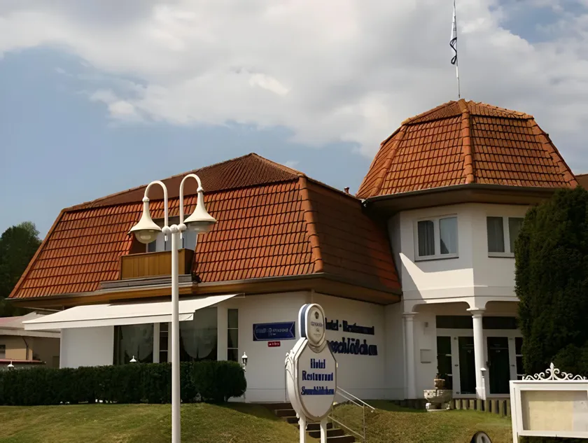 Hotel garni SEESCHLÖSSCHEN - Image 1