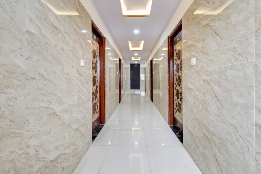 OYO Thirumala comfort & lodging - Image 1