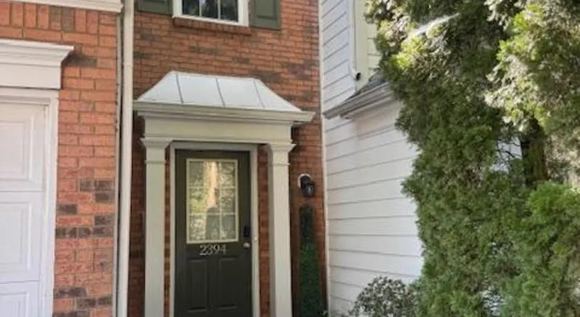 Beautiful and cozy house in Duluth! - Image 1
