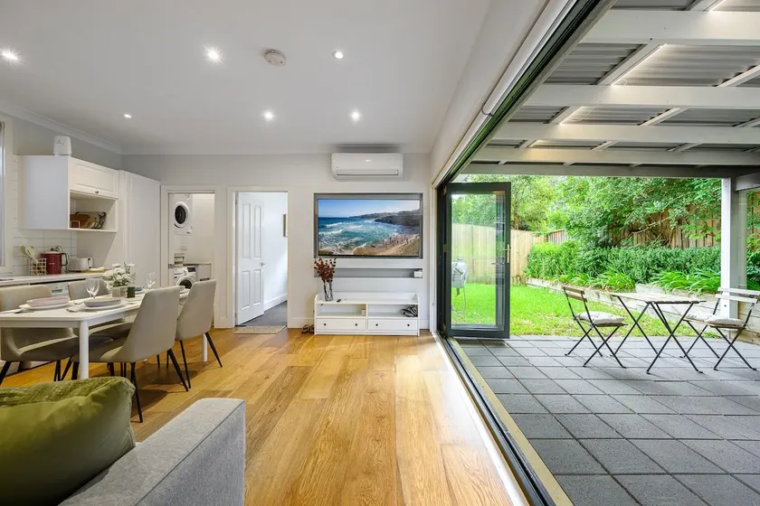 Wahroonga 2Br warm home near train - Image 1