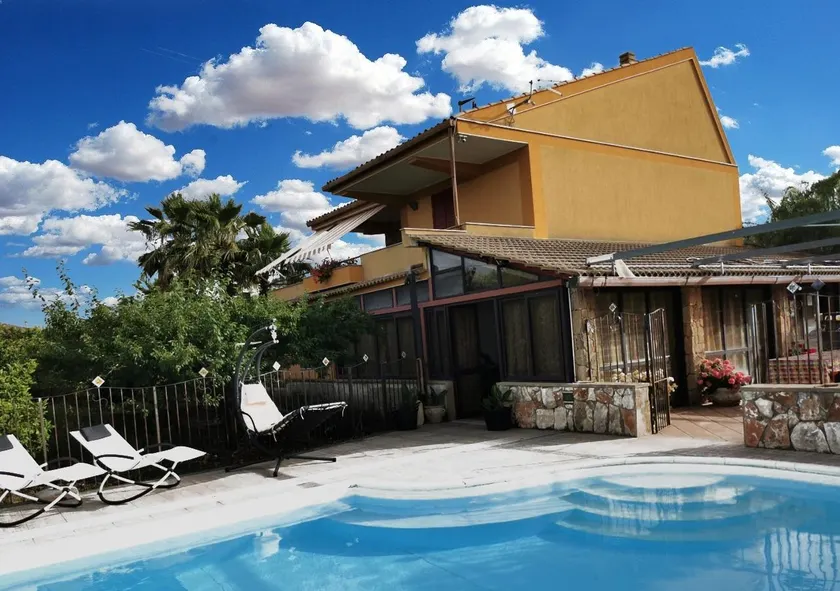 Luxury Villa with Swimming Pool close to Syracuse - Image 1