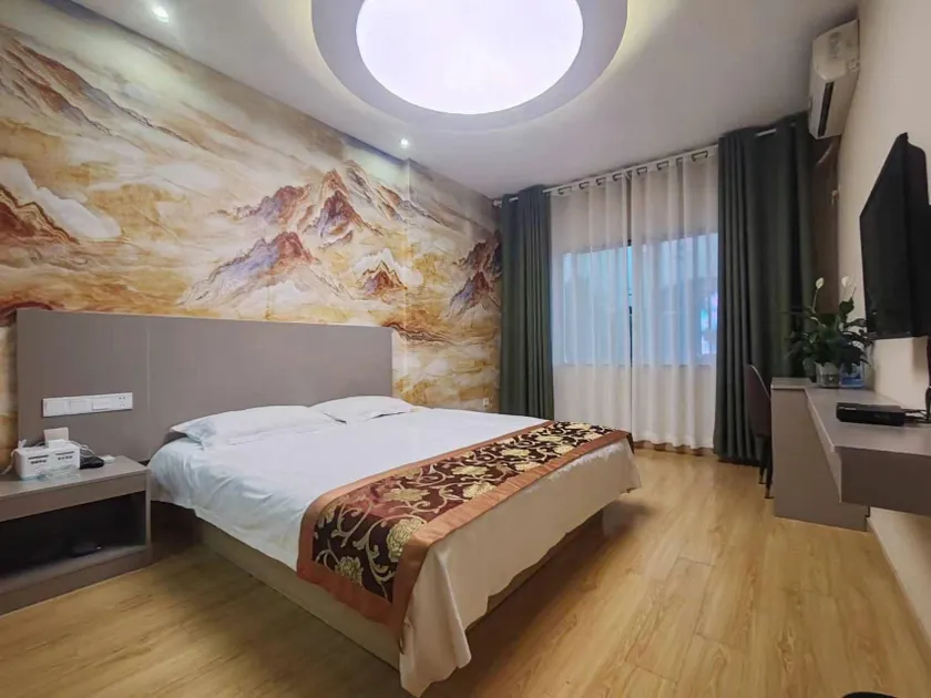 Taihe Business Hotel (Xincheng Branch) - Image 1