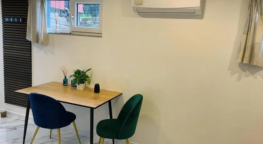 Cool private room - Image 1