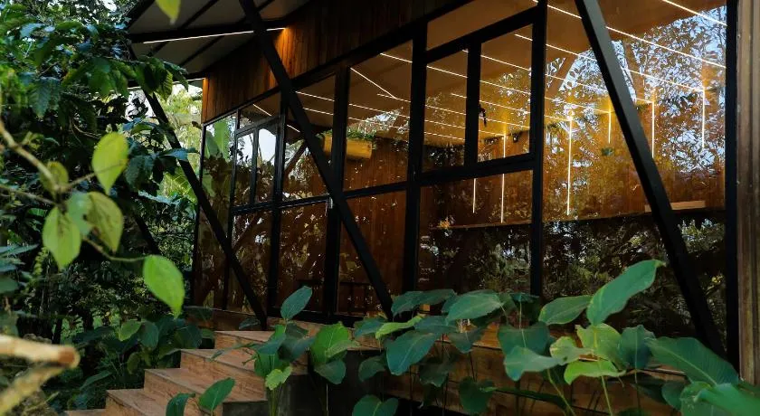 HoneyStone Resort - Image 1