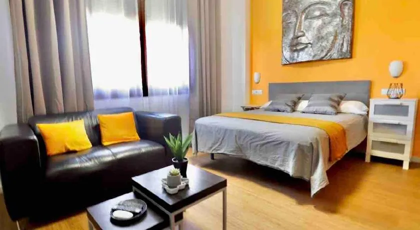 Precioso estudio con parking - Image 1