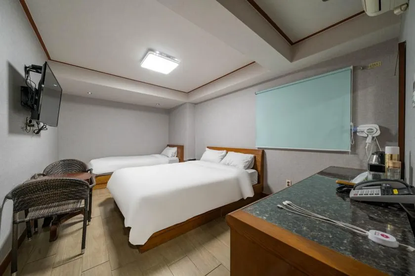 Jeongseon Hivill Hotel - Image 1