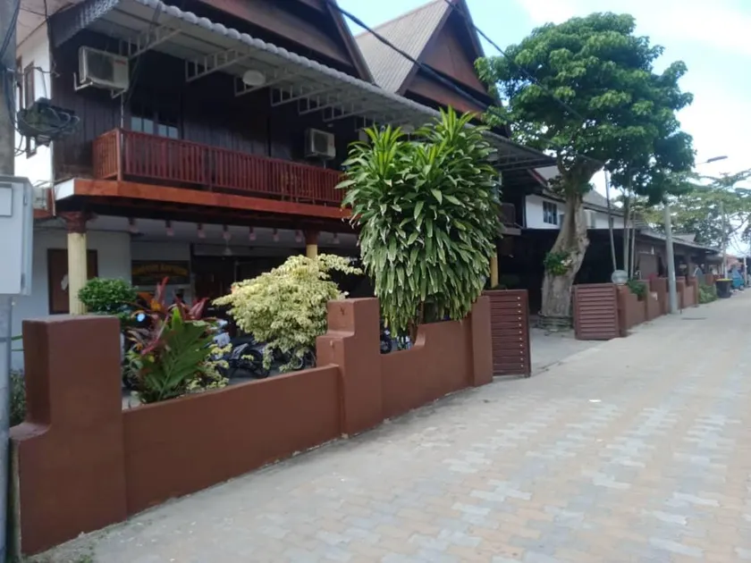 Pangkor Bay View Beach Resort - Image 1
