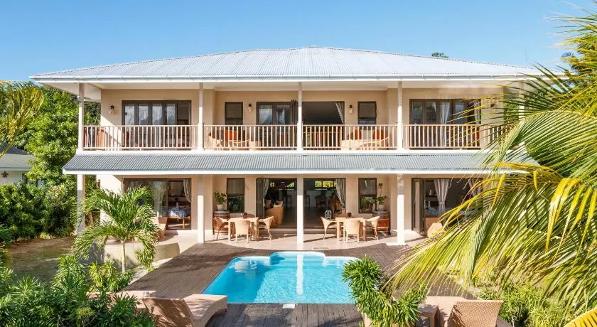 Surf Tropical Villa Takamaka - Image 1