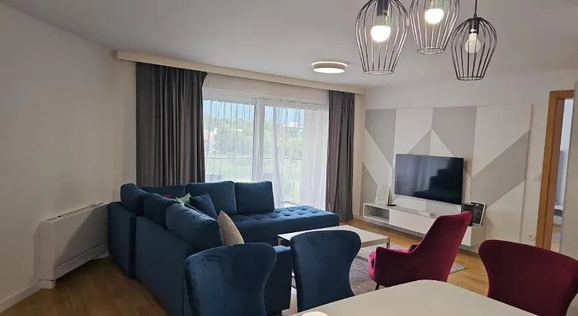 Orange Apartment - Image 1
