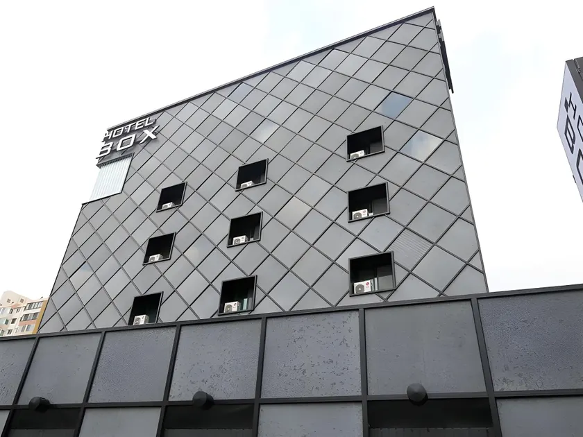 Daejeon Hotel Box - Image 1